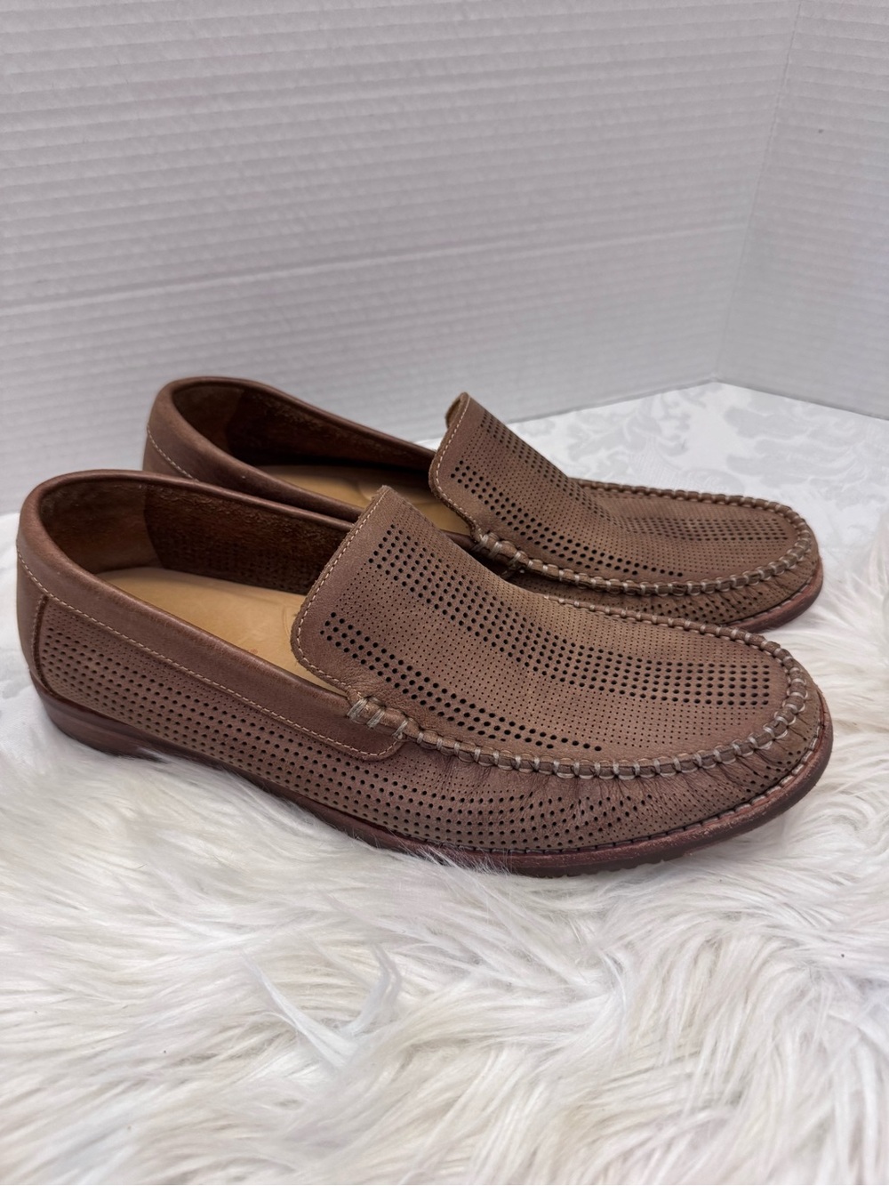 Tommy Bahama Felton Men’s 8M Nubuck Slip On Brown Loafer Shoe‎ Stylish Vented